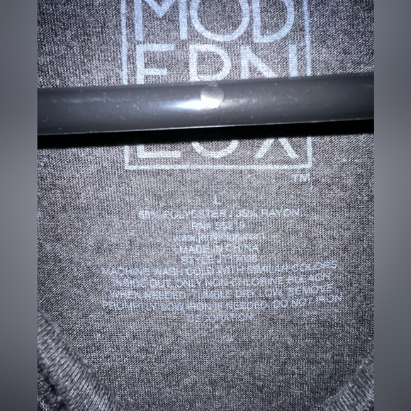 Large Graphic tshirt - Picture 3 of 3